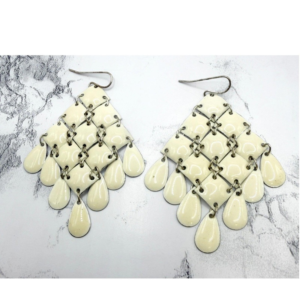 Retro Cream Dangle Chandelier Earrings Silver Tone Teardrop Statement